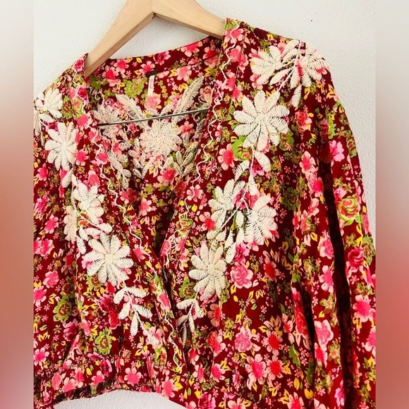 Free People co-ord set Nyomi Embroidered Floral Mini Skirt Crop Top Red pink - Picture 5 of 10